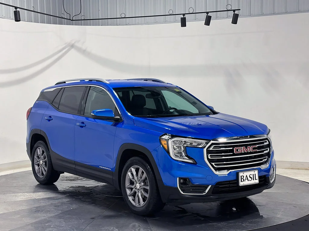 Used 2024 Blue GMC SLT image 39
