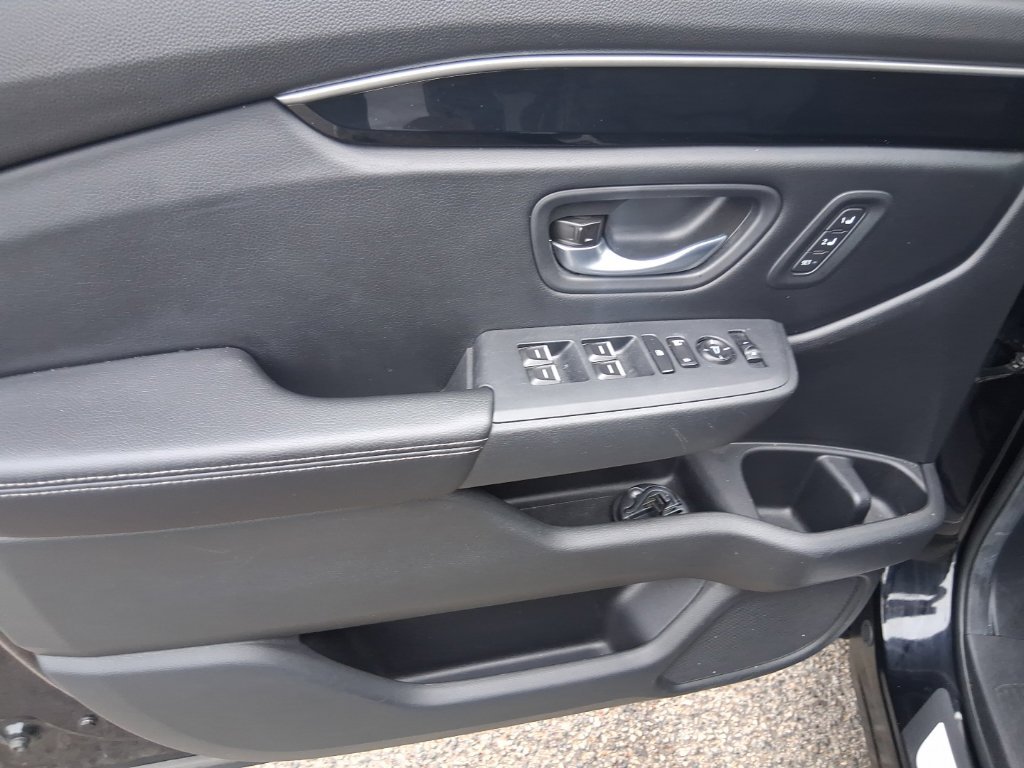 Used 2025  Honda EX-L image 8