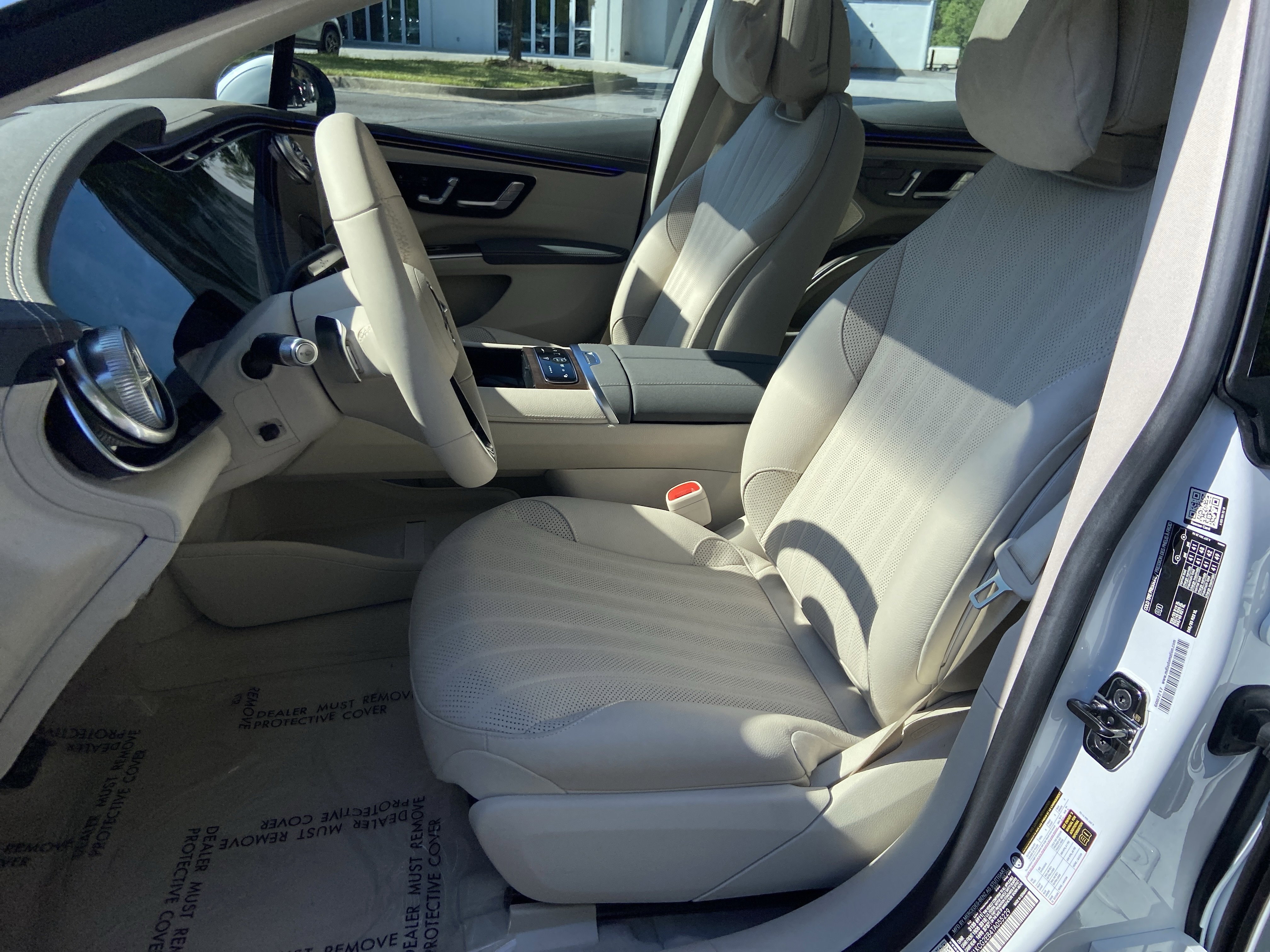 New 2026 MANUFAKTUR Moonlight White Metallic Mercedes-Benz EQS 450 4MATIC® Sedan image 21
