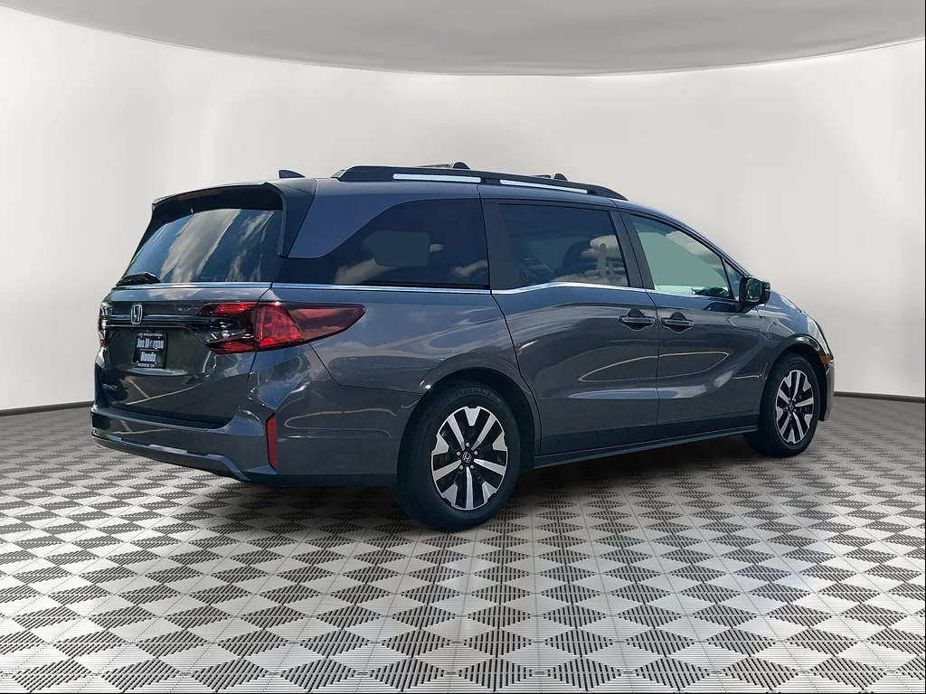 Certified Used 2026 Modern Steel Metallic Honda EX-L image 4