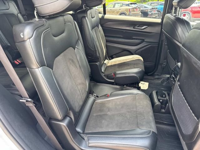Used 2023 White Jeep Altitude image 17