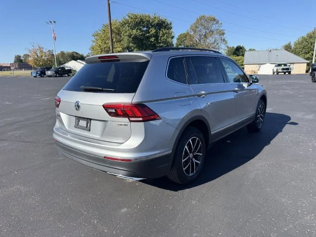Used 2021 Silver Volkswagen 2.0T SE image 22