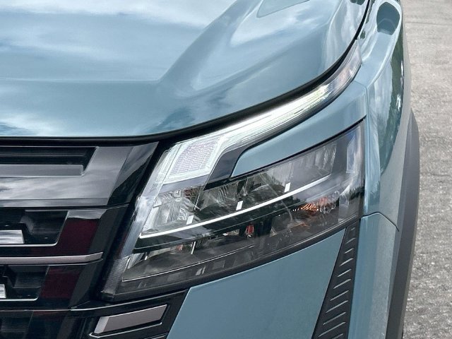 New 2026 Baltic Teal Pearl Nissan Platinum image 9