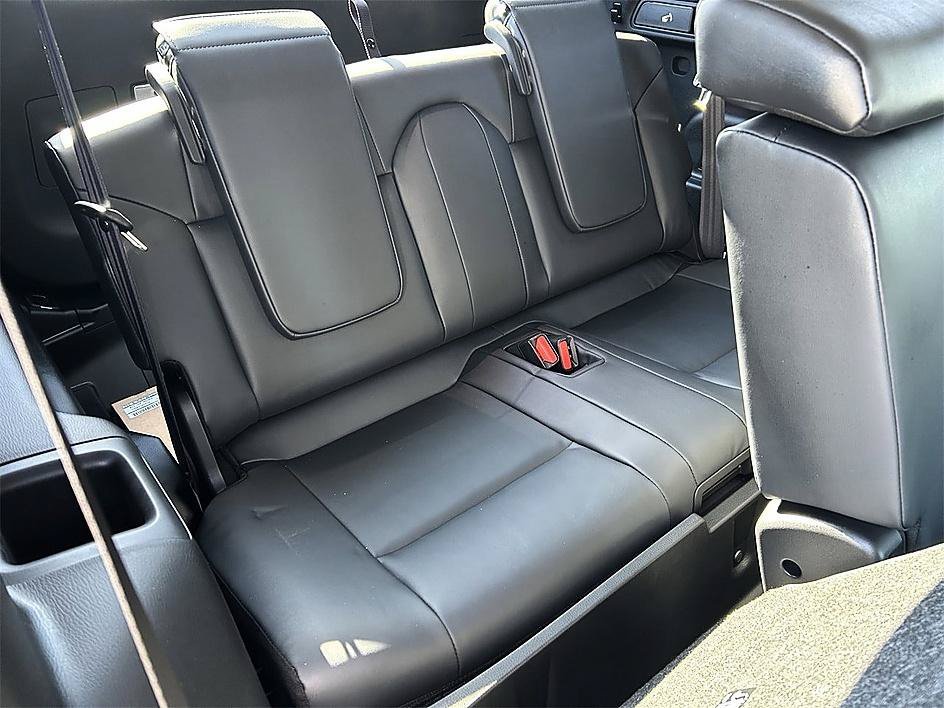 Used 2026 Moonrock Gray Nissan SL image 23