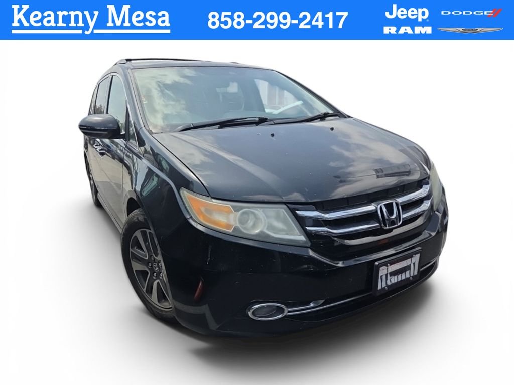2015 Honda Odyssey Touring's photo