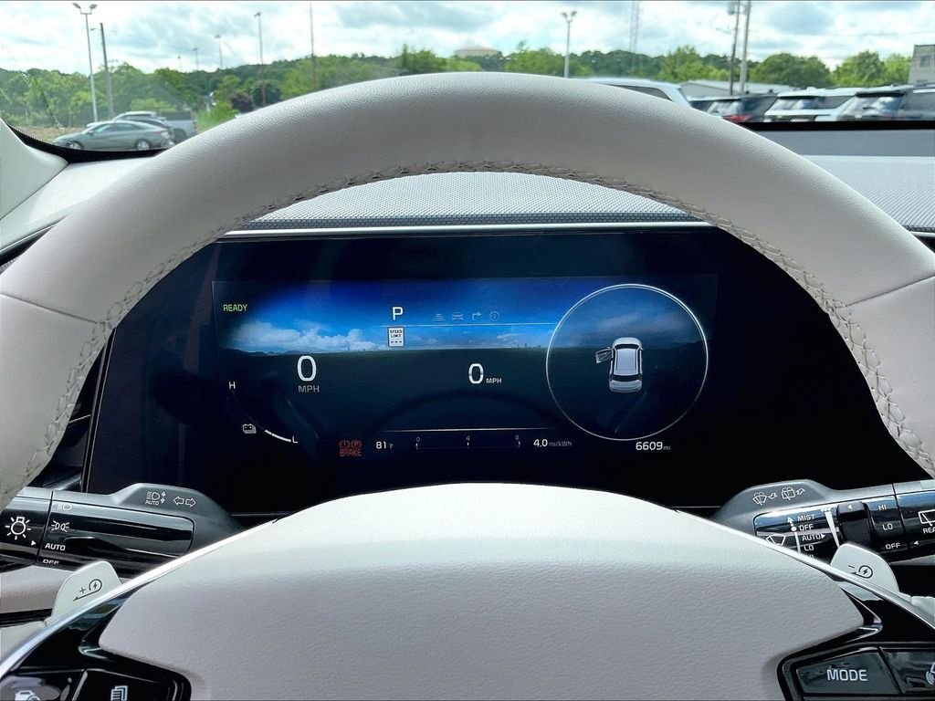 Used 2023 White Kia Wind image 24