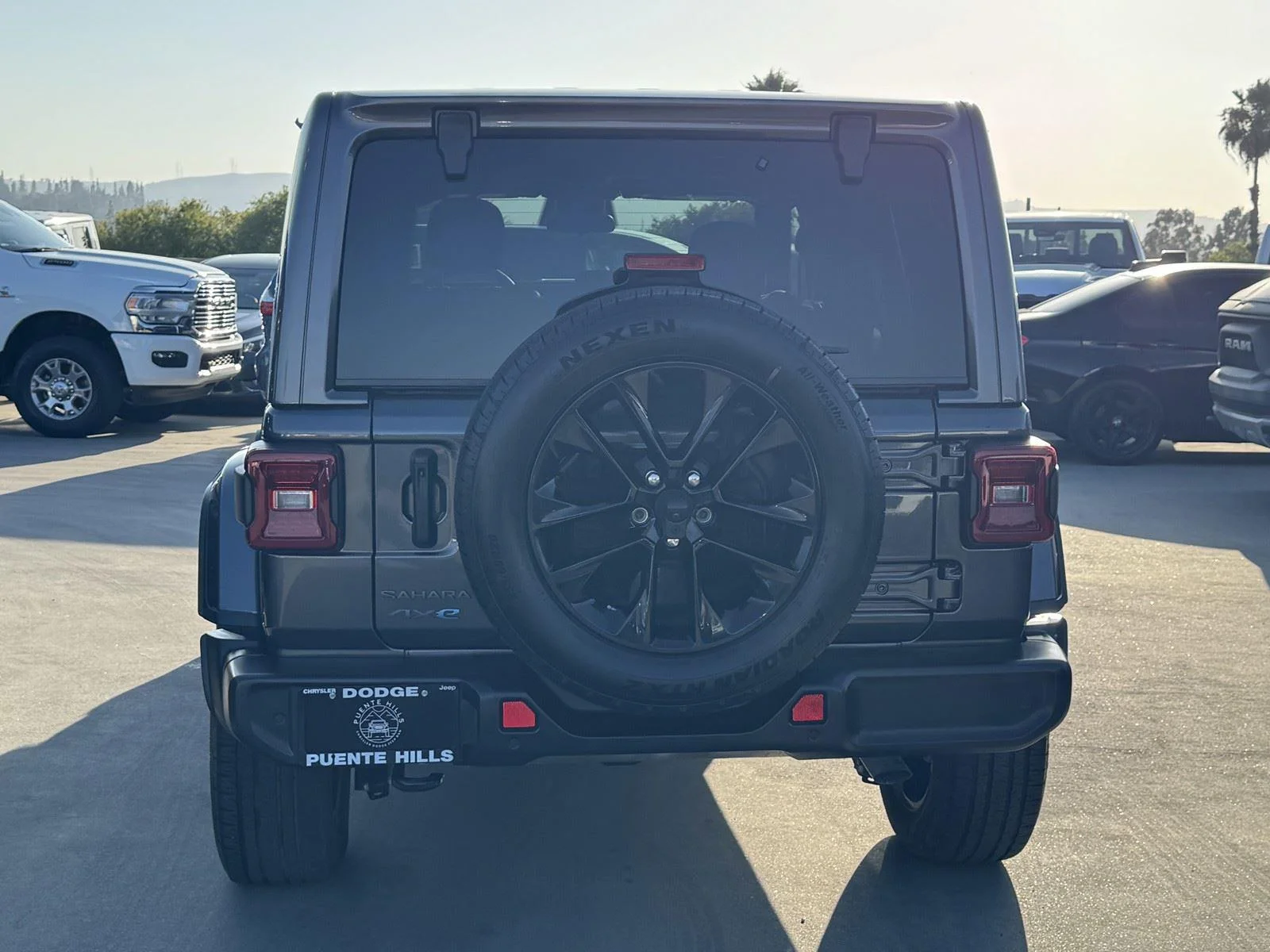 Certified Used 2025 Granite Crystal Metallic Clearcoat Jeep Sahara image 6