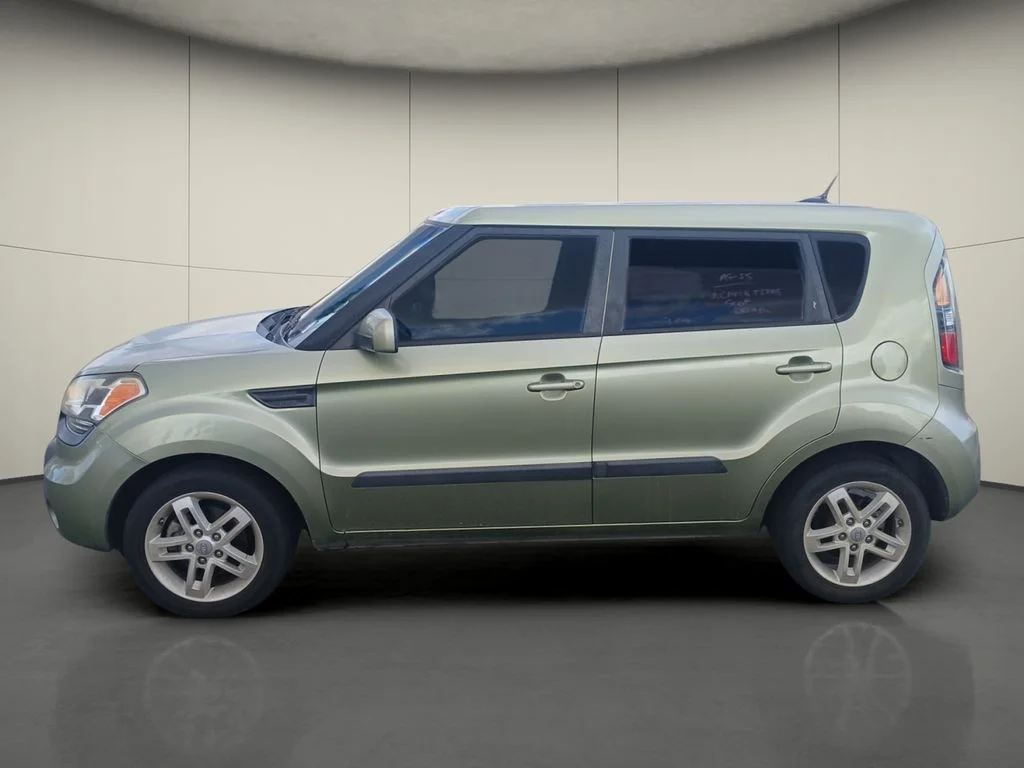 Certified Used 2011 Green Kia Plus image 4
