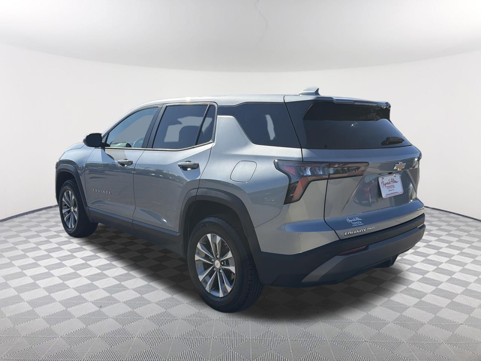 Used 2025 Sterling Gray Metallic Chevrolet LT image 15