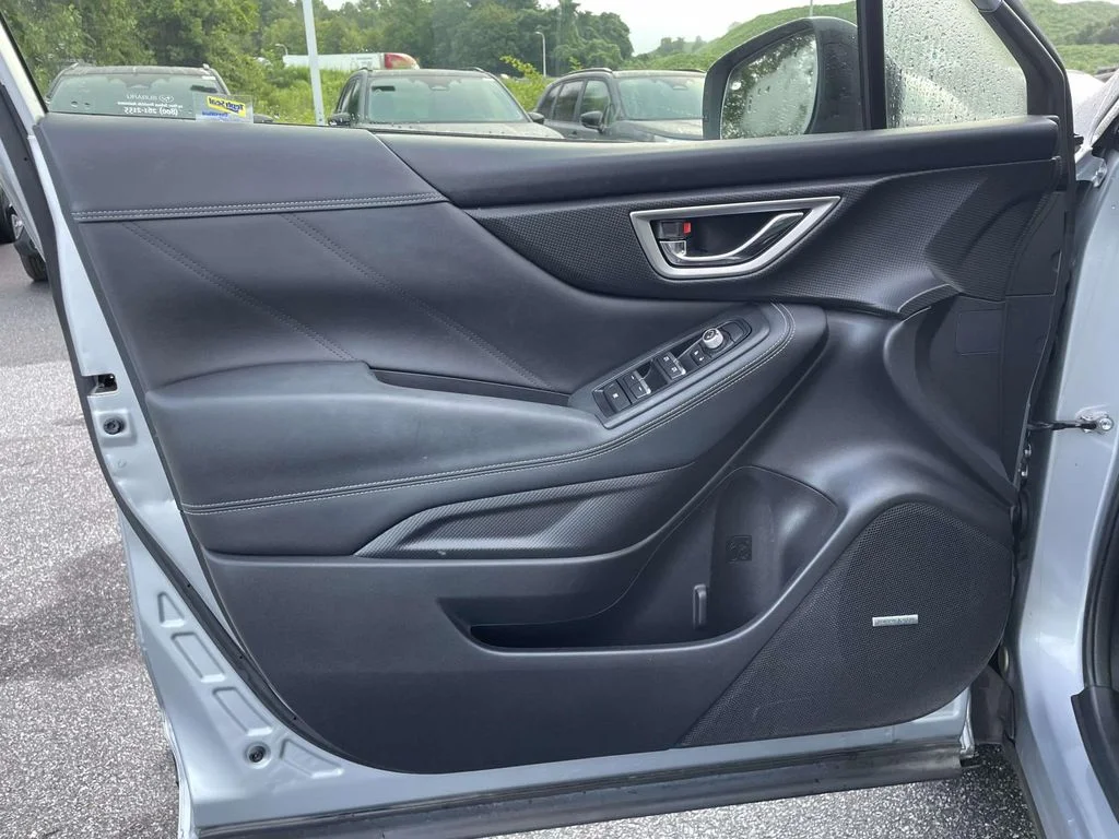 Used 2020 Ice Silver Metallic Subaru Limited image 5