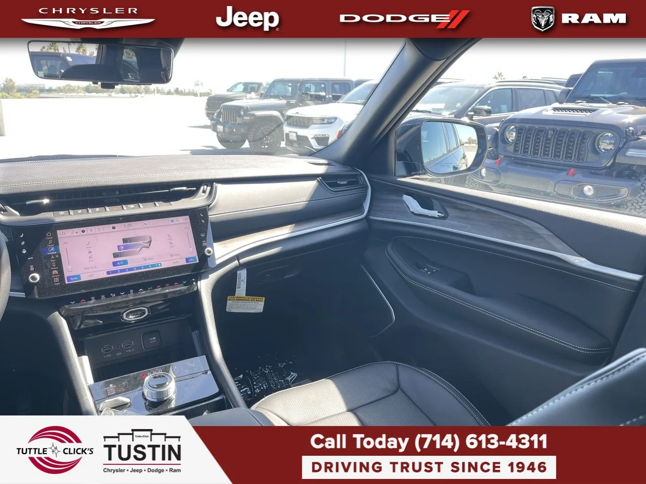 New 2027 High-Gloss Black Paint Jeep Limited Reserve image 3