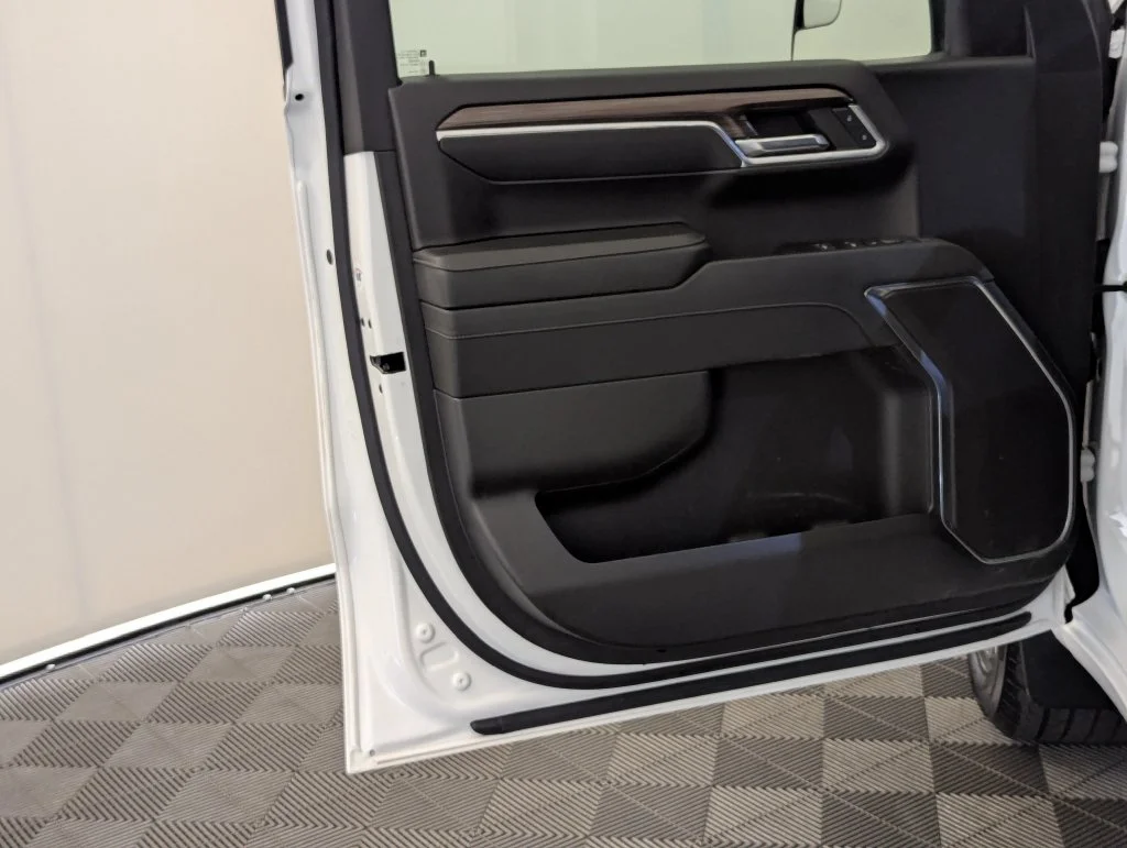 Used 2023 White Chevrolet LT image 32