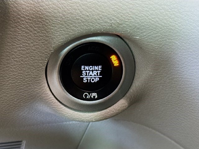 Used 2022 Velvet Red Pearlcoat Chrysler LX image 17