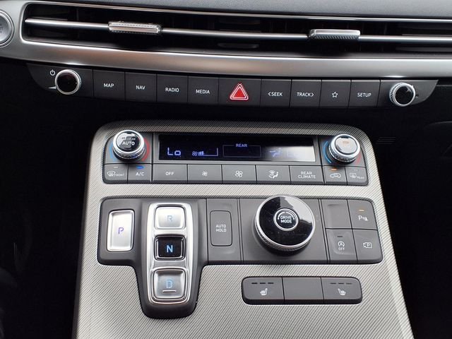 Used 2025 Silver Hyundai SEL image 17