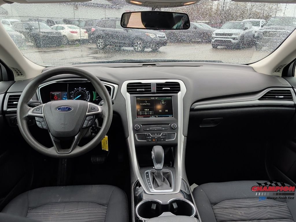 Used 2016 Ingot Silver Ford SE image 18