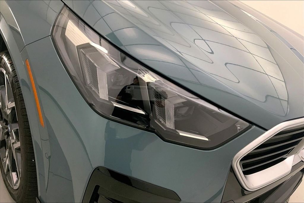Used 2026 Cape York Green Metallic BMW  image 27
