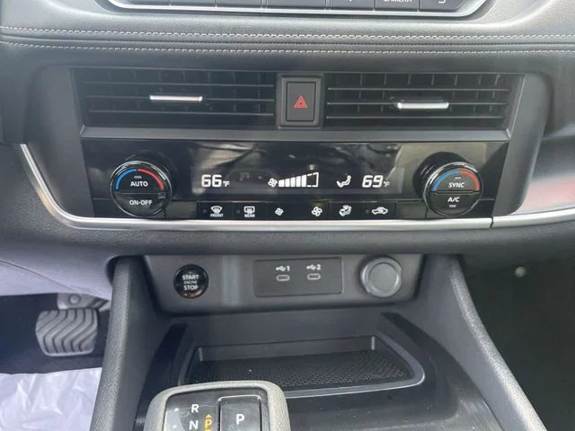 2025 Nissan Rogue SV - Photo 25