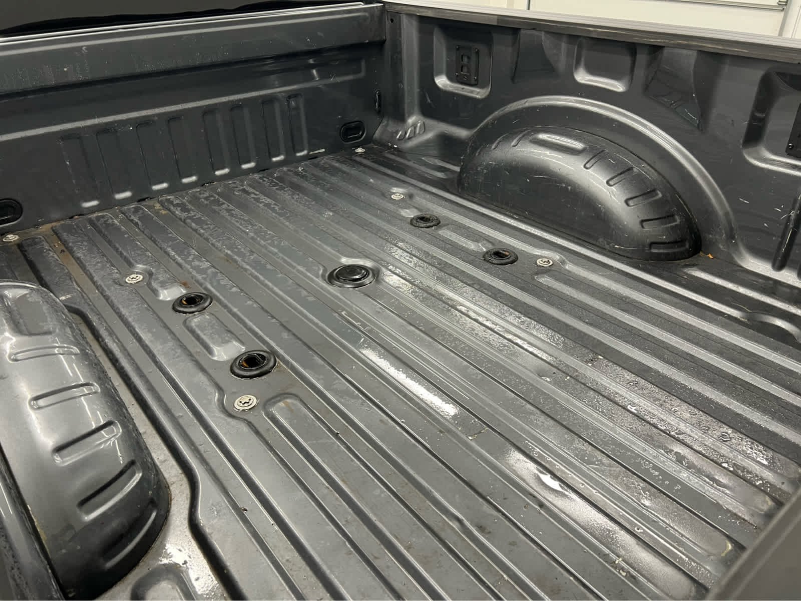 Used 2024 Carbonized Gray Metallic Ford LARIAT image 11