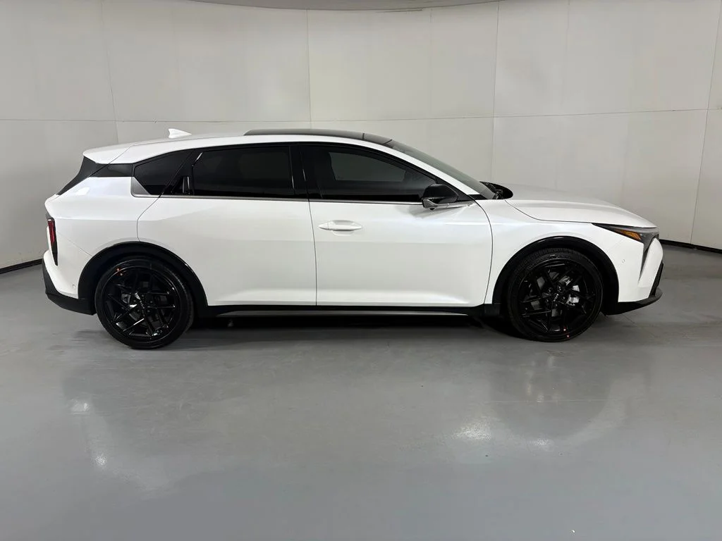 New 2026 Snow White Pearl Kia GT-Line Turbo image 9