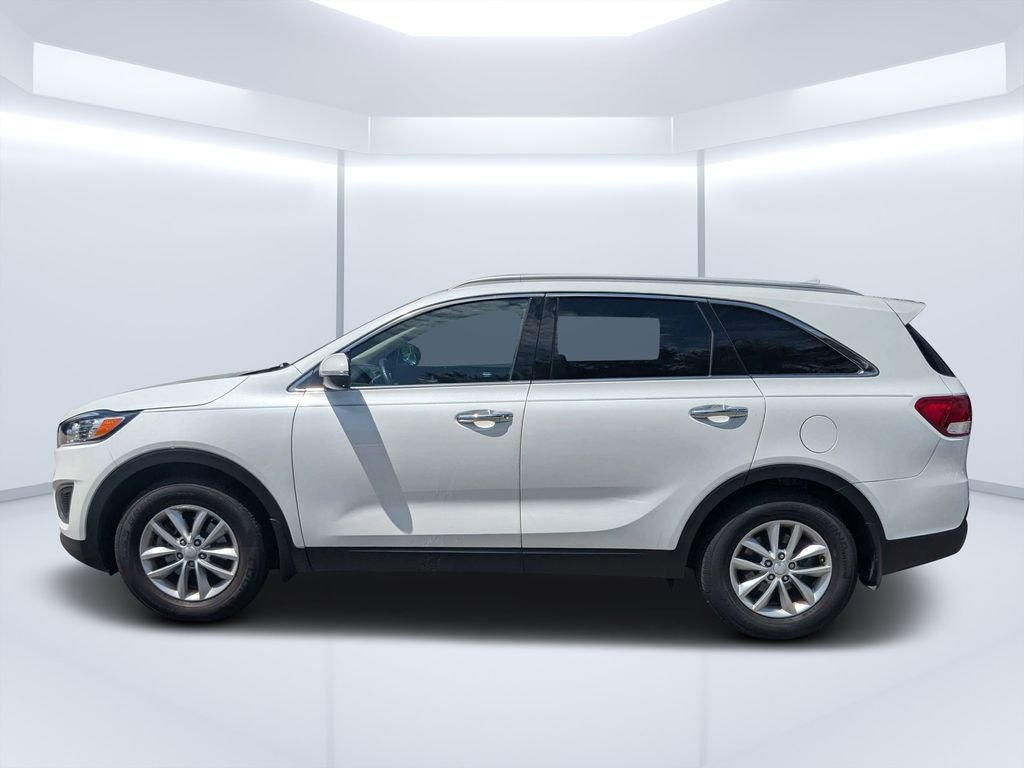 Used 2017 White Kia LX image 6