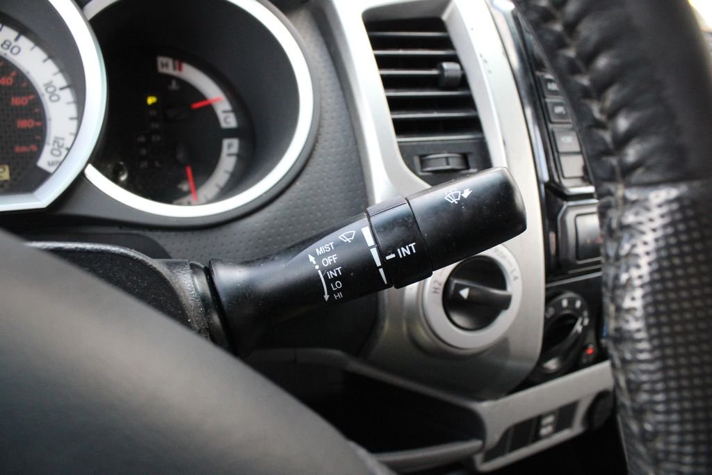Used 2015 Pyrite Mica Toyota Base image 13