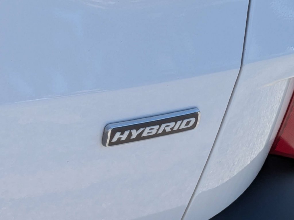 Used 2021 White Ford SE image 18