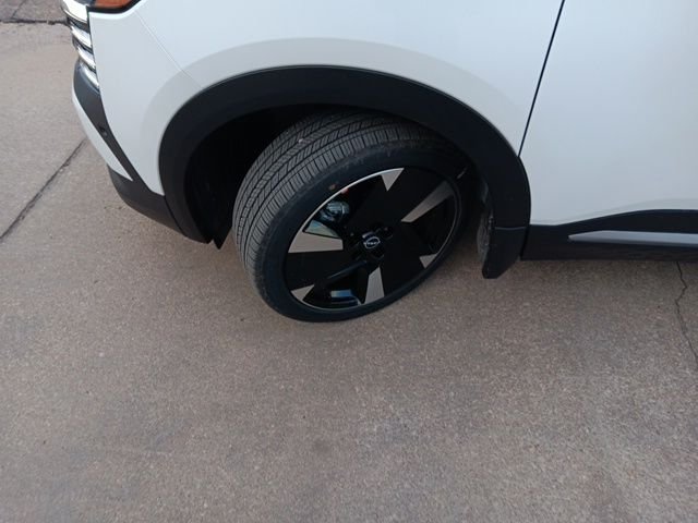 New 2026 Aspen White TriCoat Nissan SR image 38