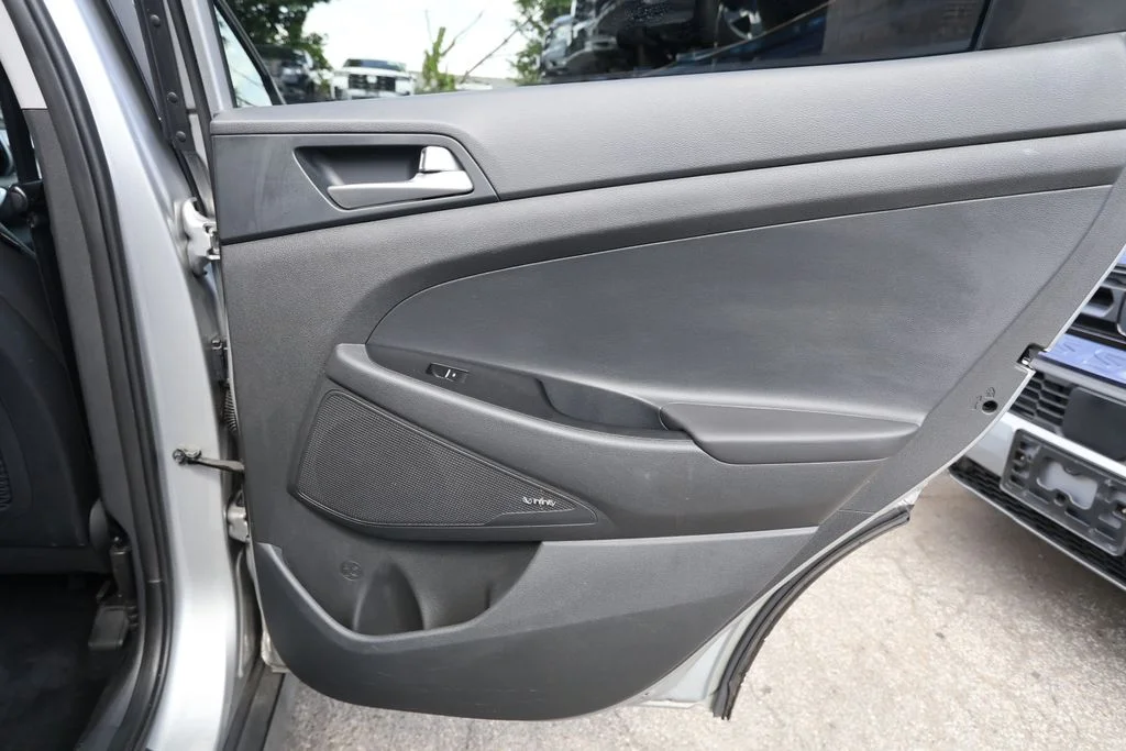 Used 2020 Silver Hyundai Limited image 29