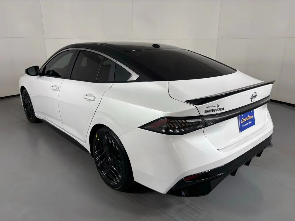 New 2026 Aspen White TriCoat / Super Black Two-tone Nissan SR image 7