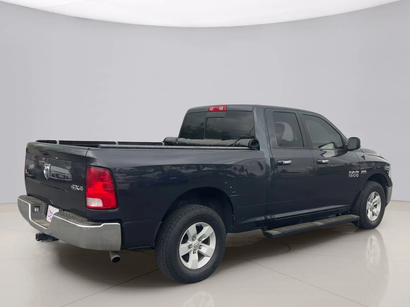 Used 2017 Grey Ram SLT image 6