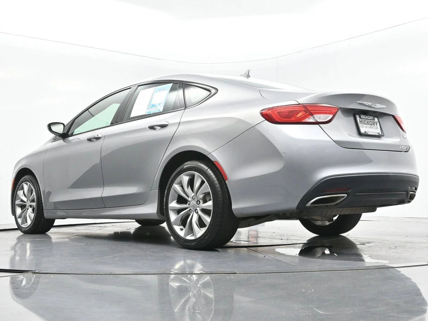 Used 2015 Billet Silver Metallic Clearcoat Chrysler S image 45