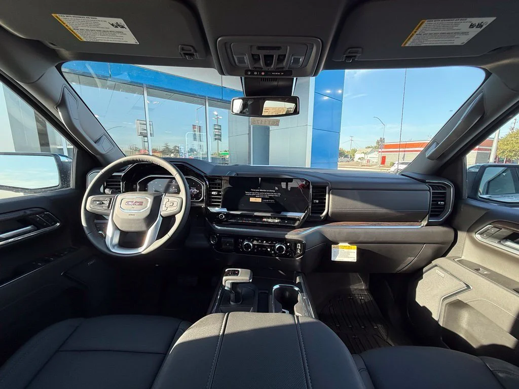 New 2026 Glacier White Tricoat GMC SLT image 19