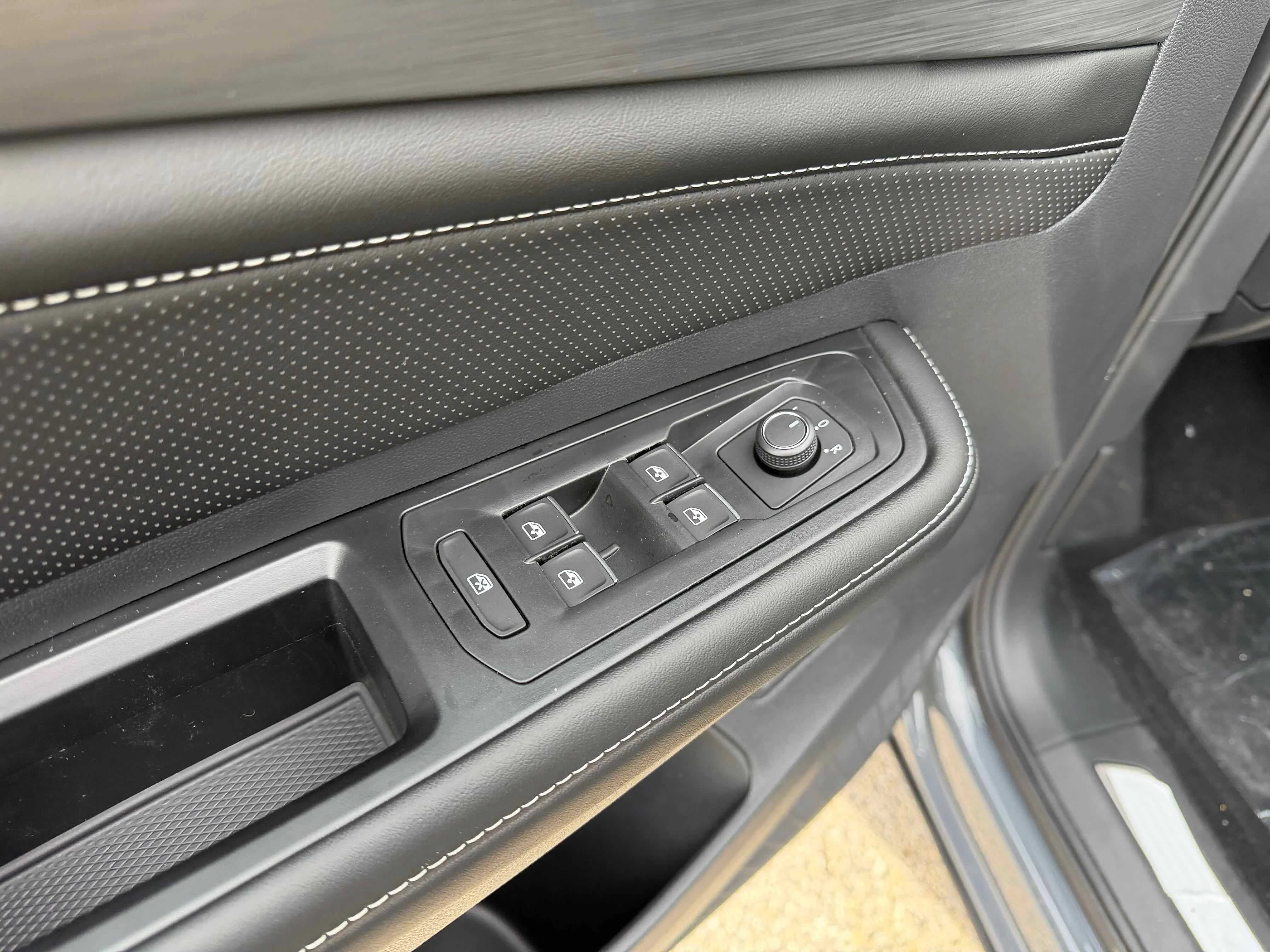New 2026 Gray Volkswagen 2.0T SE w/Technology image 16