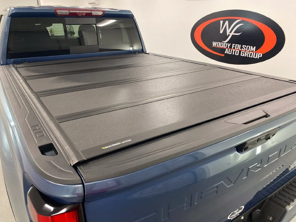 Used 2025 Lakeshore Blue Metallic Chevrolet High Country image 11