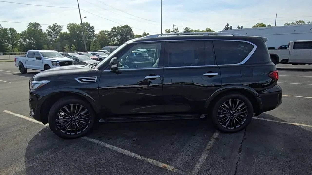 Used 2022 Black INFINITI PREMIUM SELECT AWD image 6