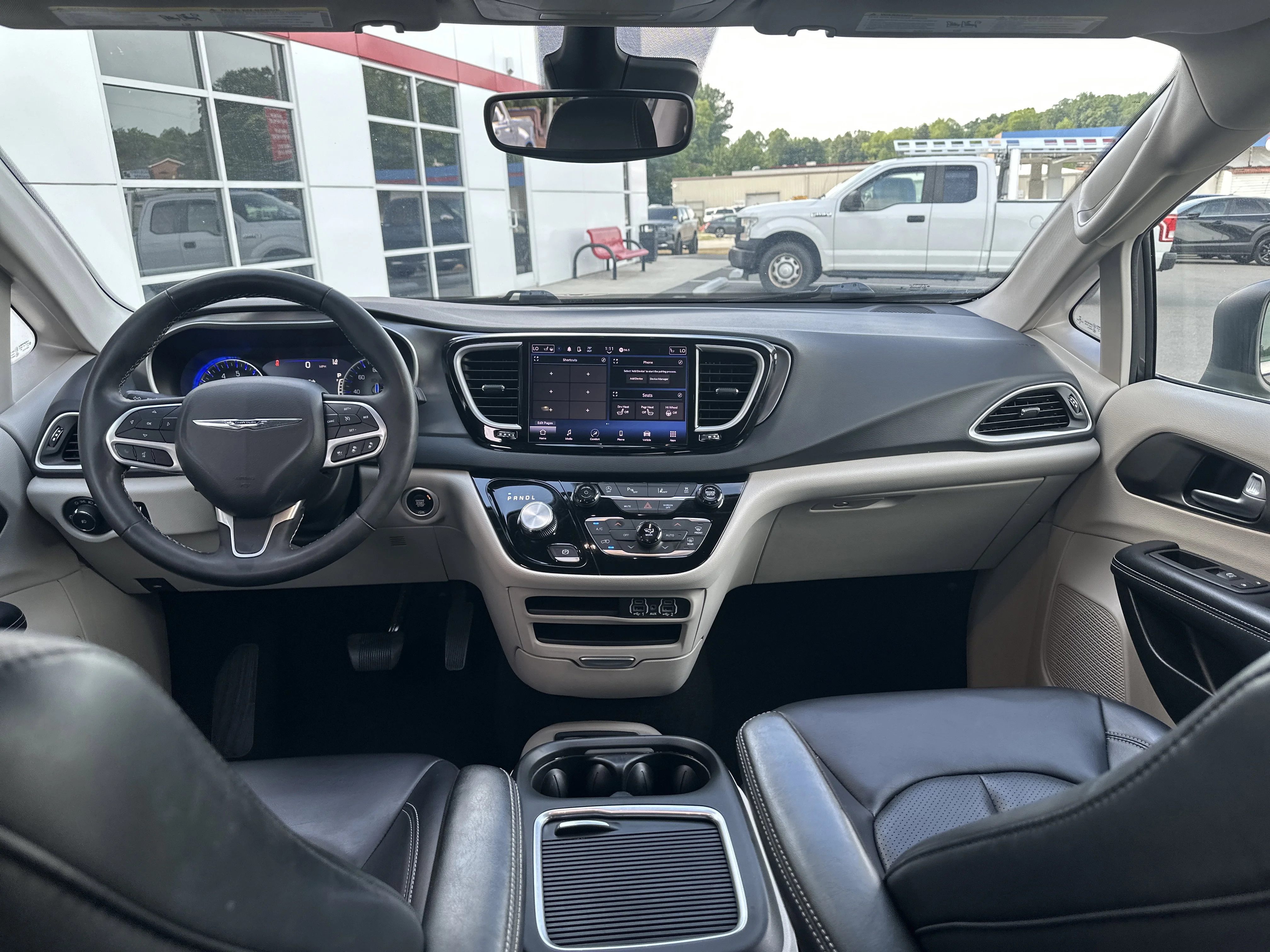 Used 2023 Granite Crystal Metallic Clearcoat Chrysler Touring L image 24
