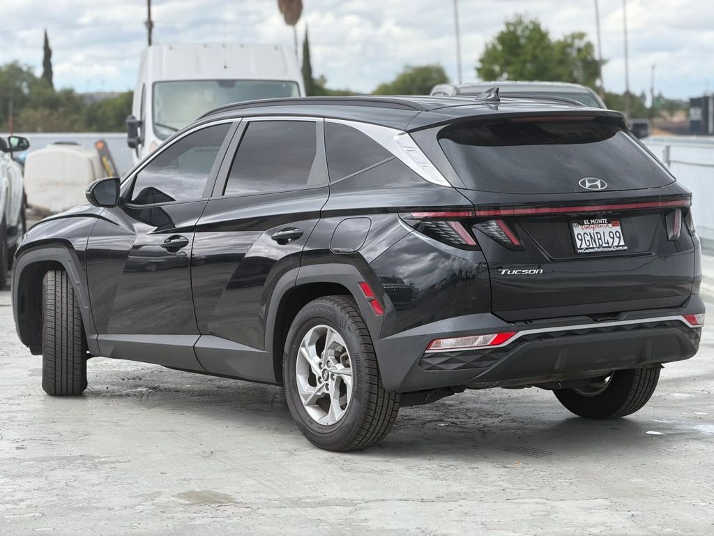 Used 2023 Phantom Black Hyundai SEL image 3