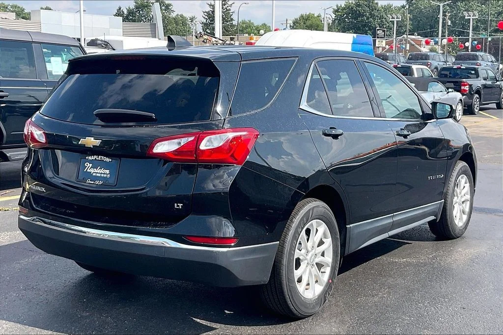Used 2018 Mosaic Black Metallic Chevrolet LT image 12