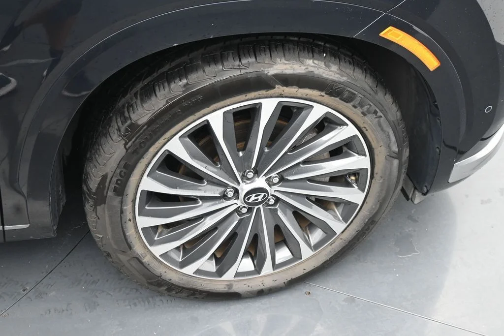 Used 2024 White Hyundai Calligraphy image 10