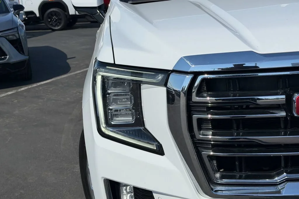 Used 2023 Summit White GMC SLT image 4
