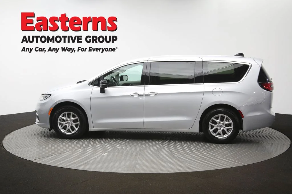 Used 2024 Silver Chrysler Touring L image 62