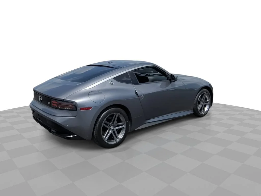 Used 2025 Gray Nissan Sport Manual Transmission image 8