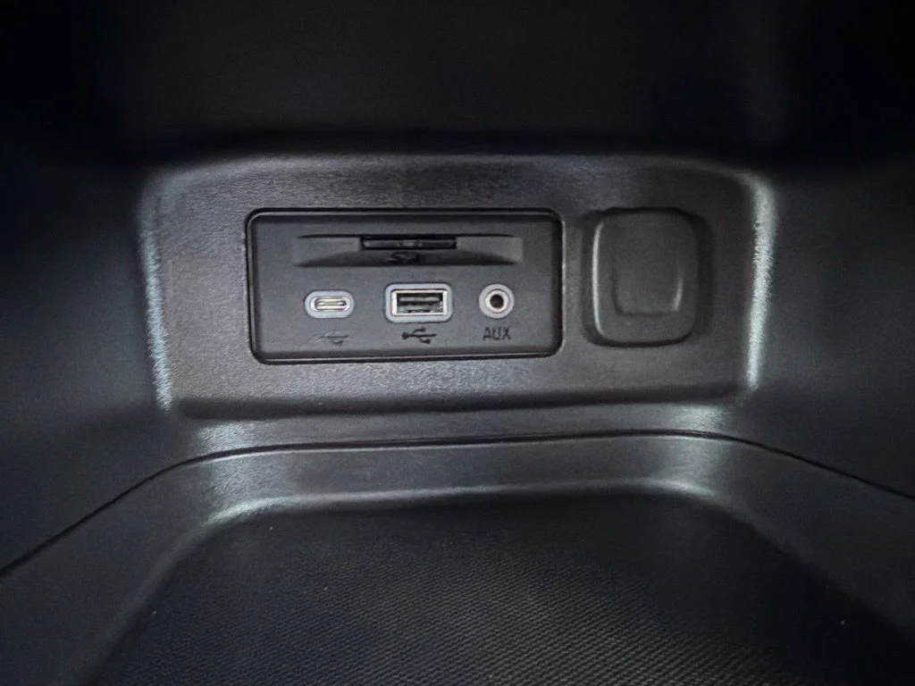 Used 2024 Summit White Chevrolet LT image 22