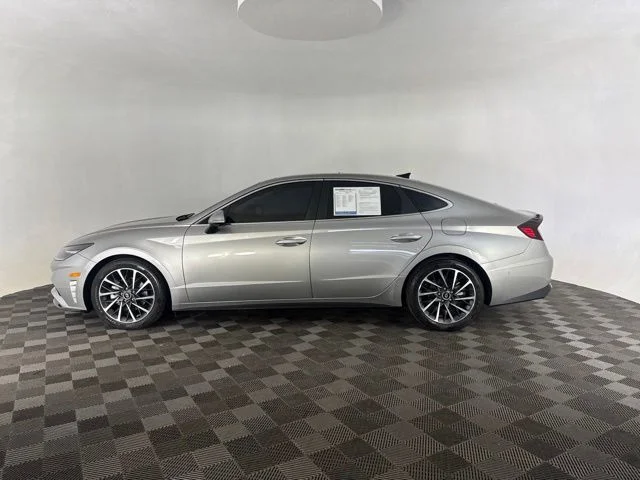 Used 2022 Silver Hyundai Limited image 5