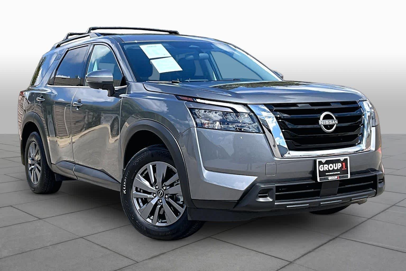 Certified Used 2025 Gun Metallic Nissan SV image 3