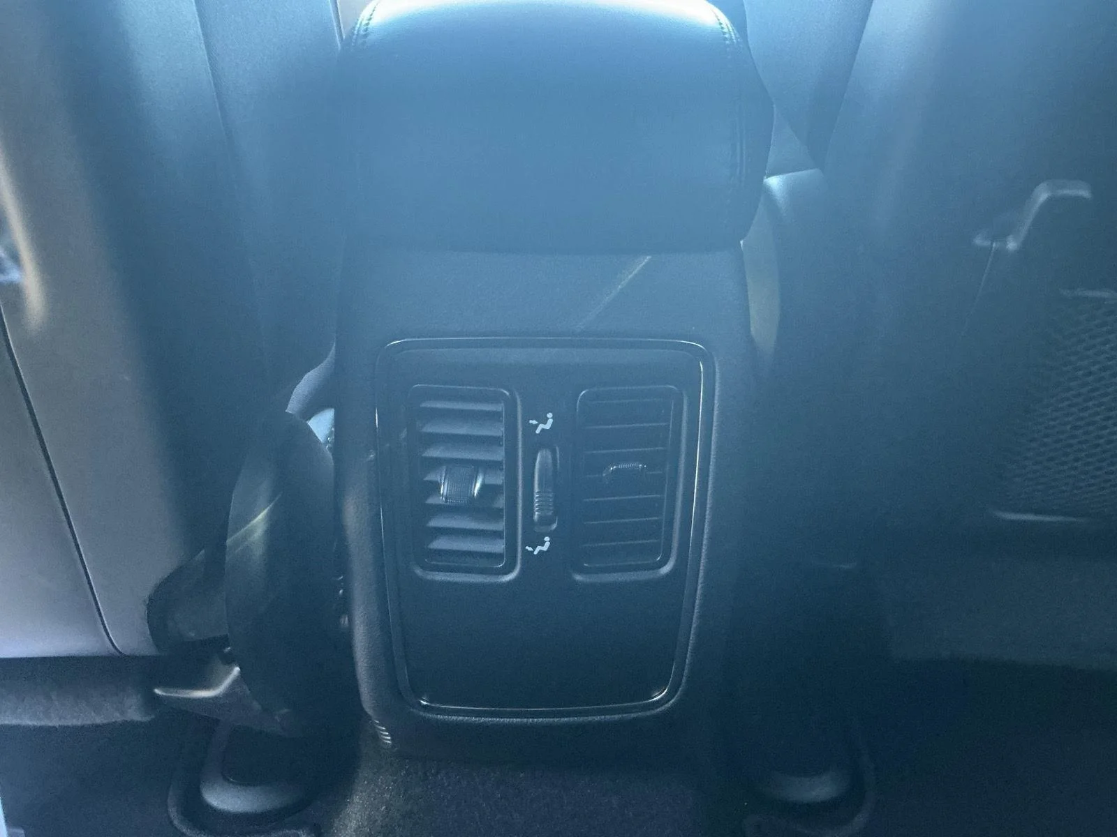 Used 2020 RED JEEP LARE image 10