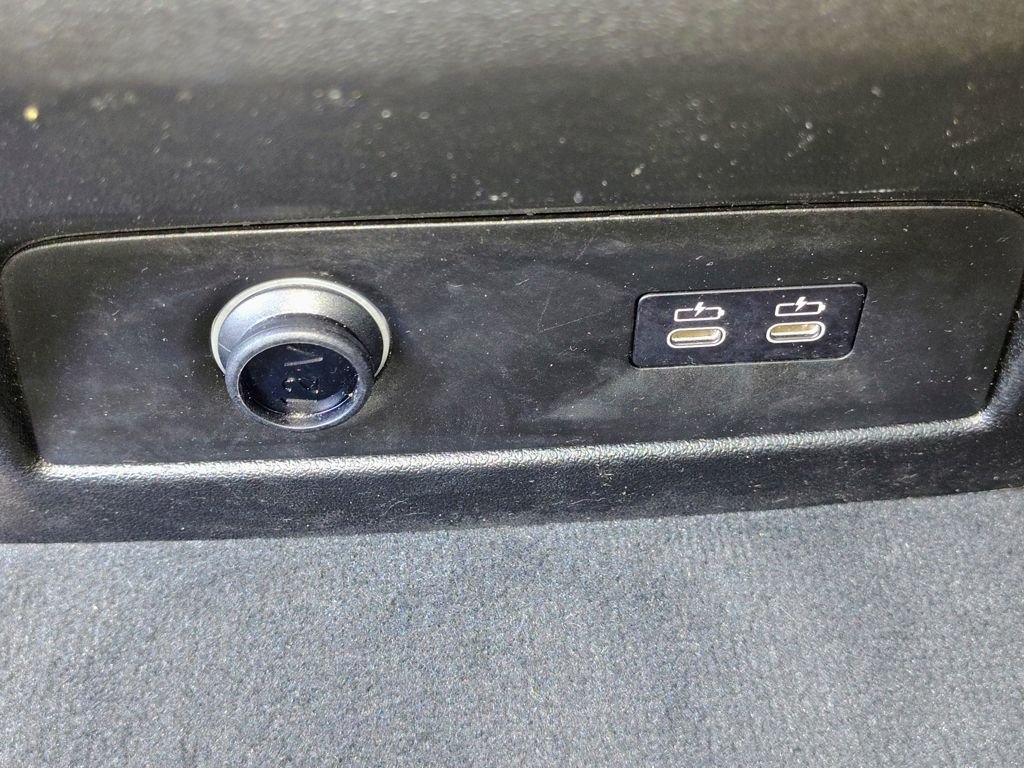 Used 2026 Black BMW xDrive40i image 37