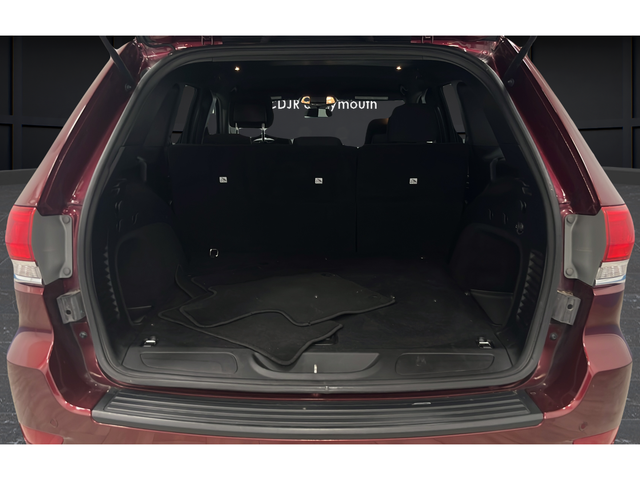 Used 2019 Velvet Red Pearlcoat Jeep Laredo E image 25