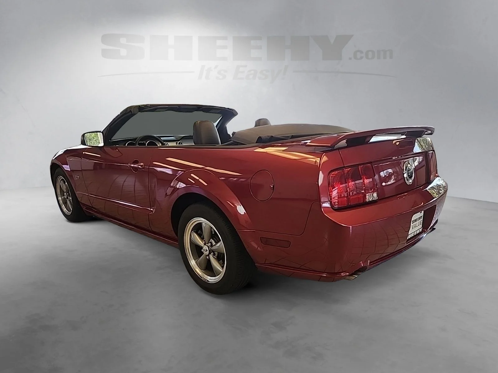 Used 2005 Red Ford GT Deluxe image 10