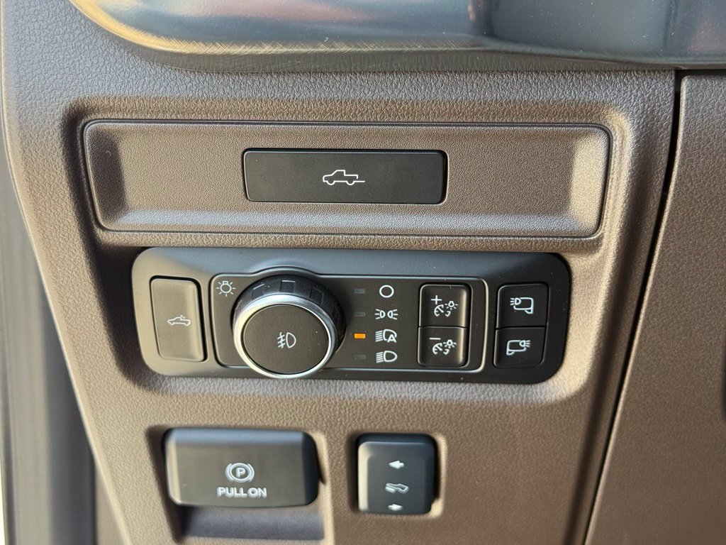 New 2026 Star White Metallic Tri-Coat Ford King Ranch® image 15